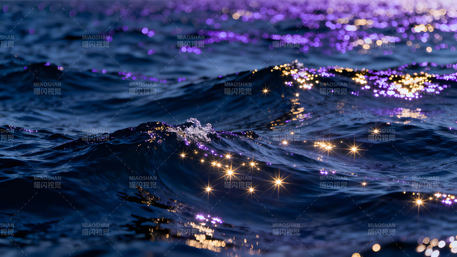 闪耀的波光粼粼的海水-图片