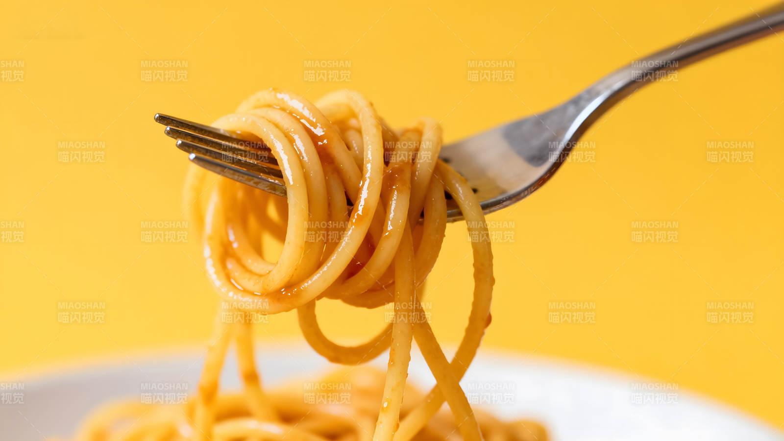 意面叉子特写-图片