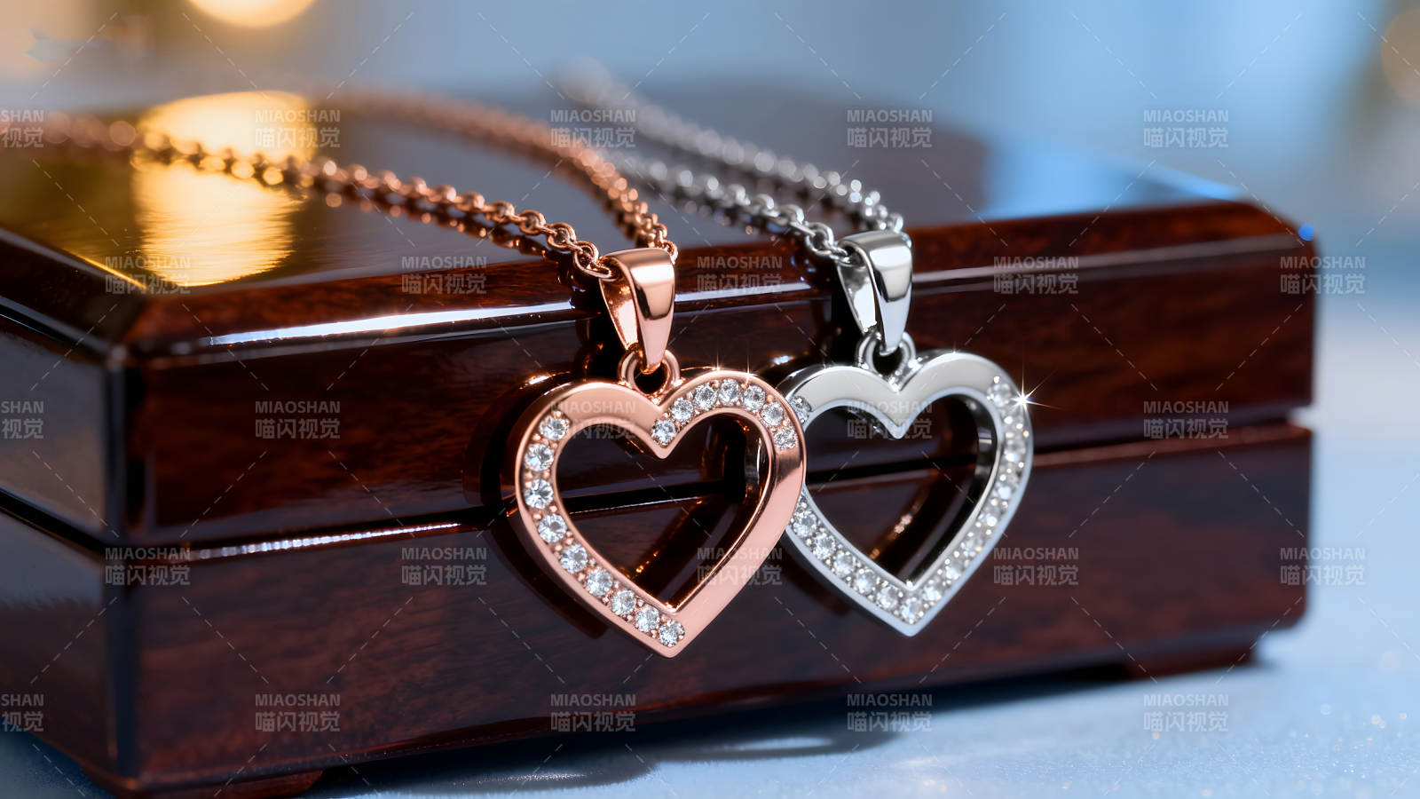心形項(xiàng)鏈特寫(xiě)展現(xiàn)精致-圖片