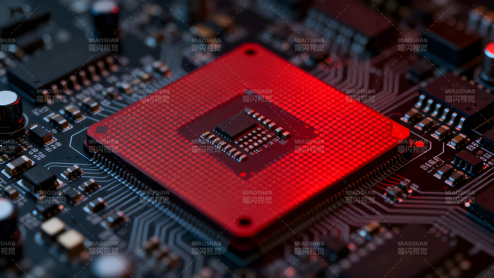 电路板特写红色芯片发光-图片