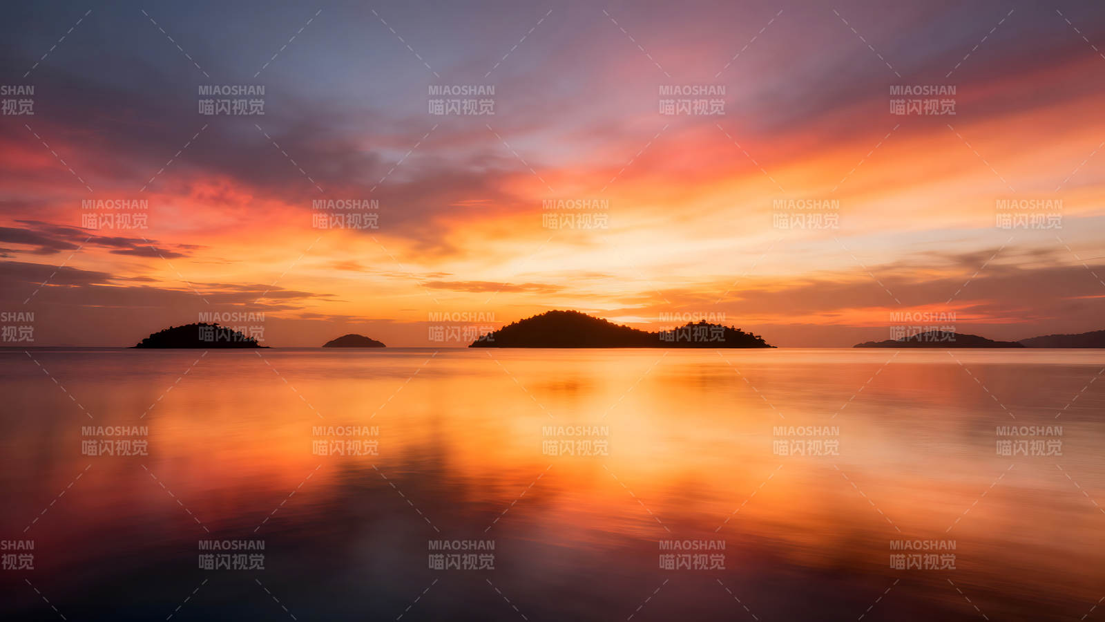 夕阳下的海岛与倒影美不胜收-图片