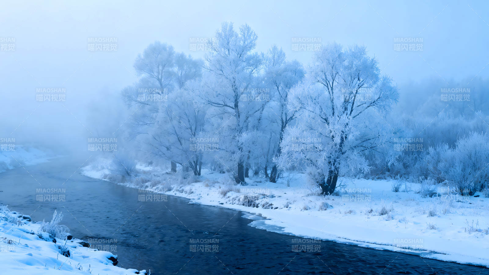冬日河畔霧凇美景-圖片