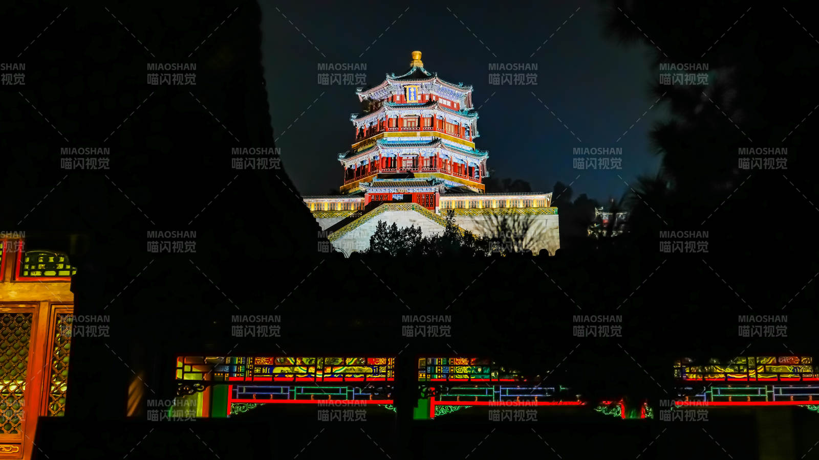 夜色中的古塔燈火-攝影圖