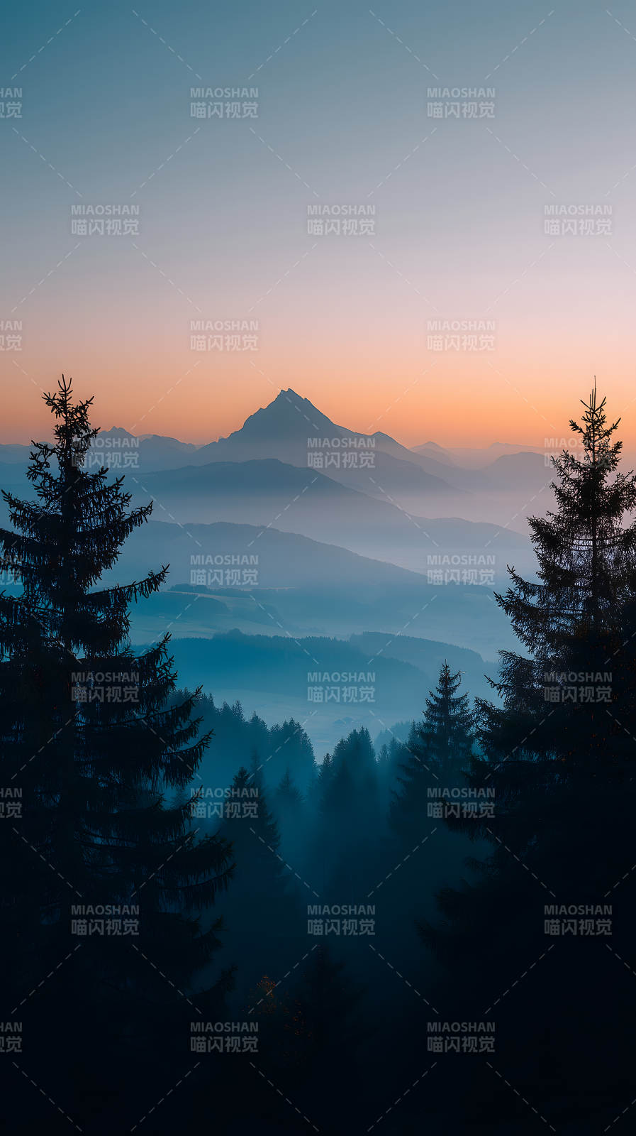 山林晨曦壯麗景色-圖片