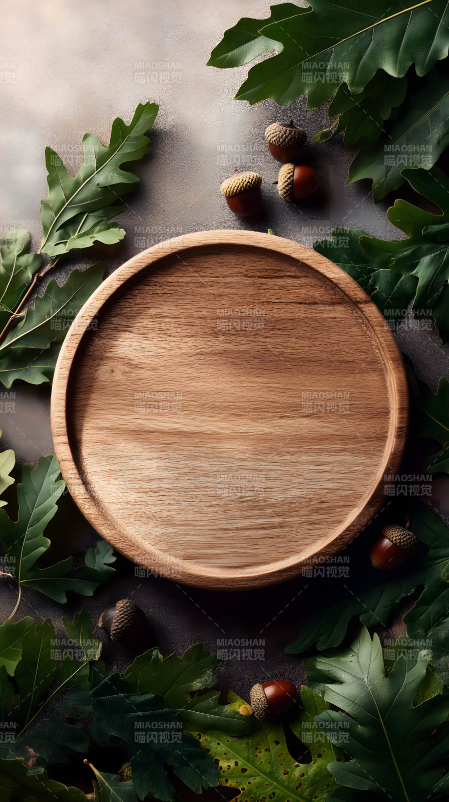 木盤與橡樹葉子-圖片