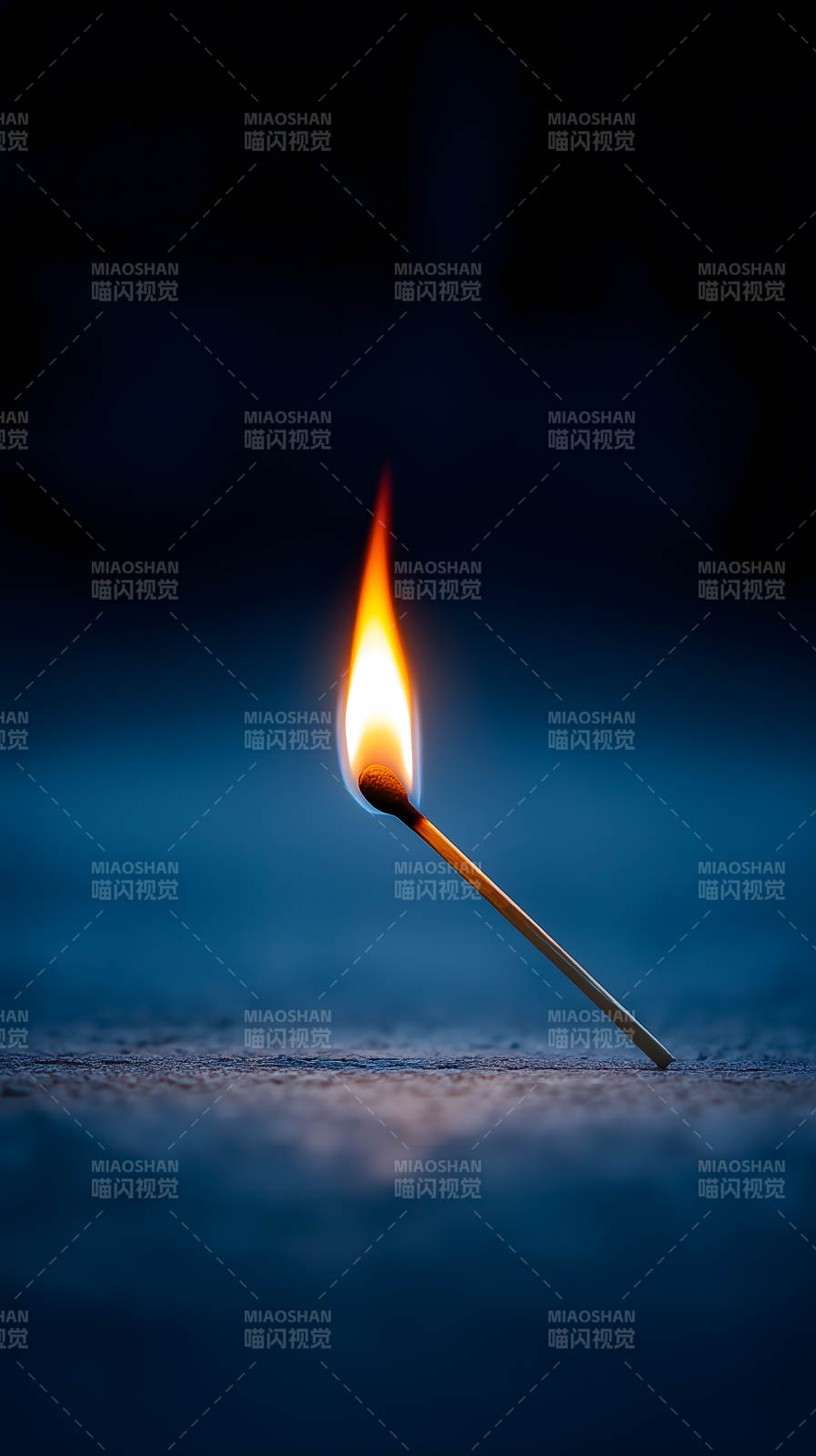 燃燒的火柴-圖片