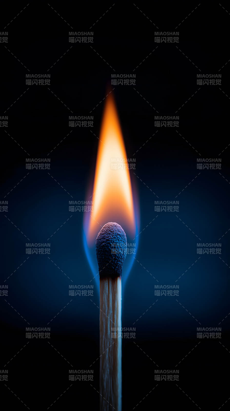 燃燒的火柴特寫-圖片