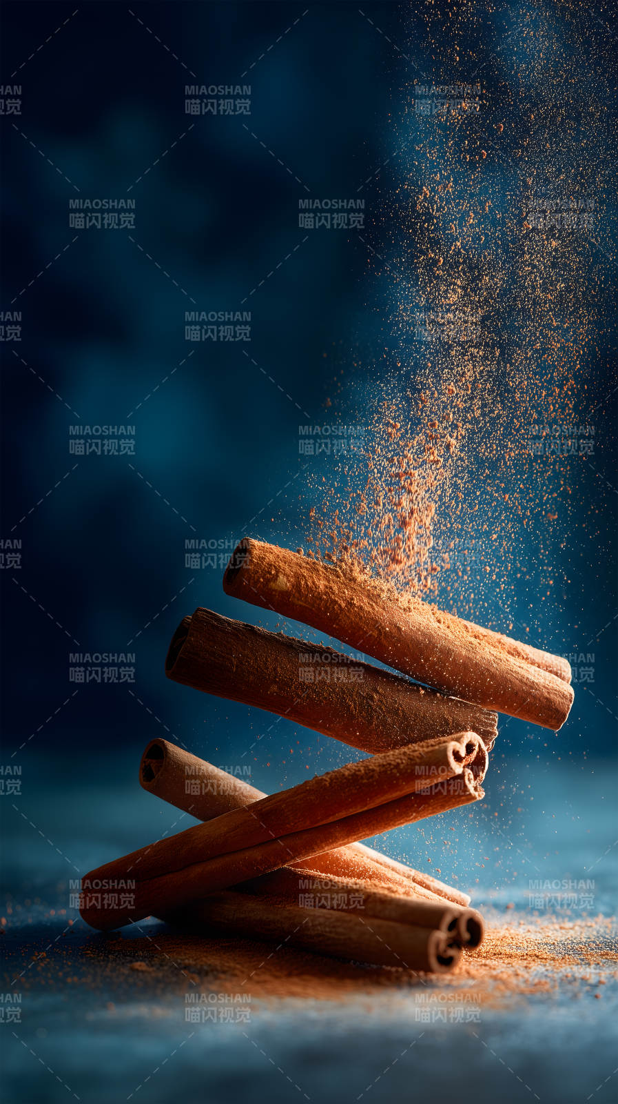 肉桂棒與粉末飄散-圖片