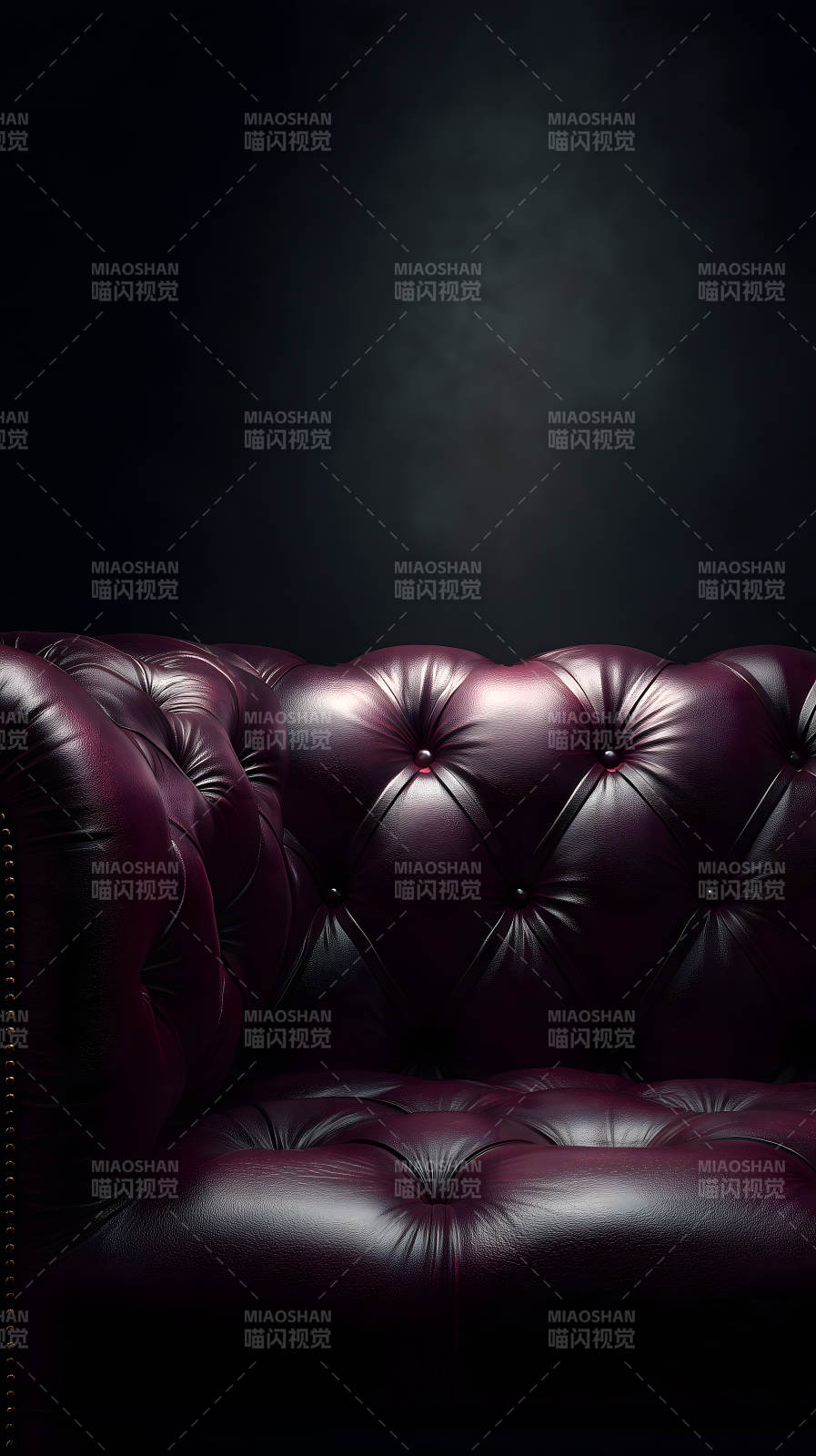 紫红色真皮沙发特写-图片