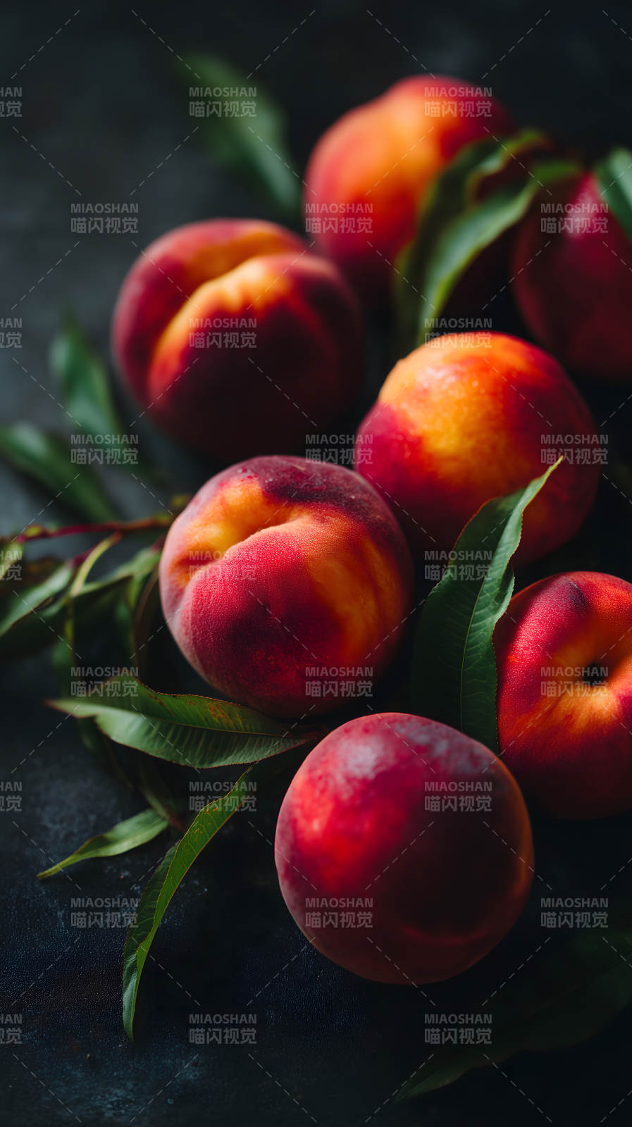 鲜美多汁的水蜜桃-图片