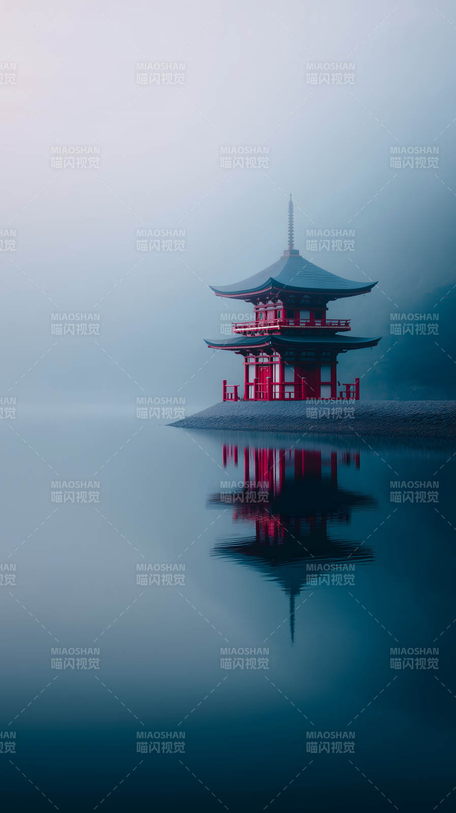 湖泊紅塔靜謐風(fēng)光-圖片