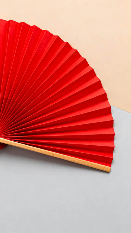 红扇展开简约构图-图片