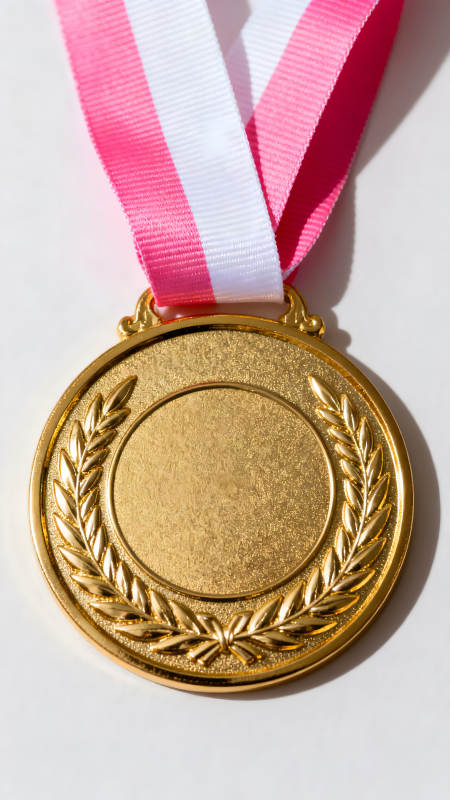 金牌挂饰特写荣誉奖励-图片