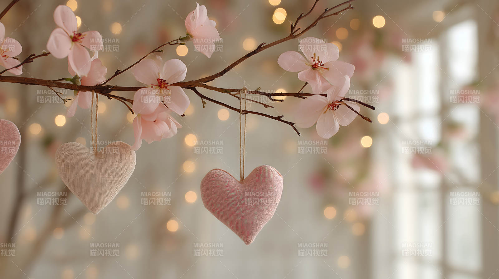 粉色花朵和爱心装饰温馨浪漫-图片