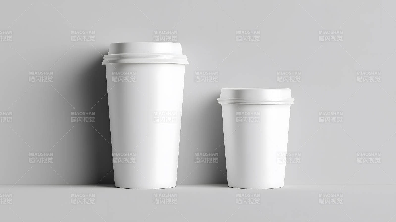 白色咖啡杯擺放場景-圖片