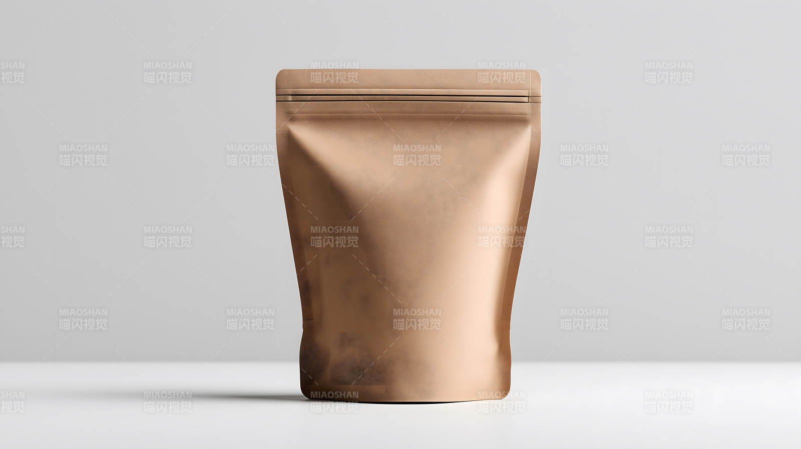 棕色包装袋特写展现商品-图片