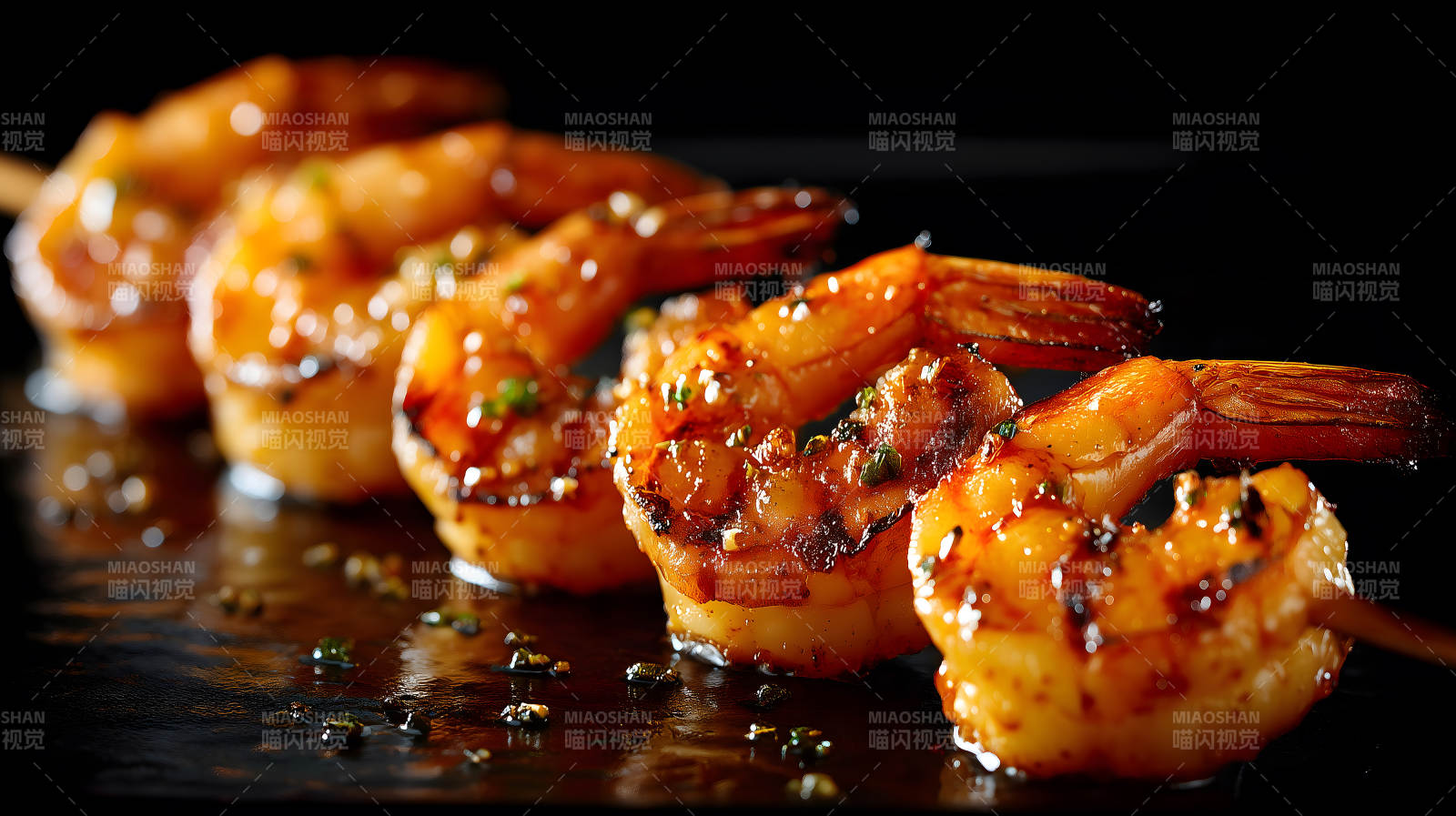 烤虾串特写美食诱人-图片