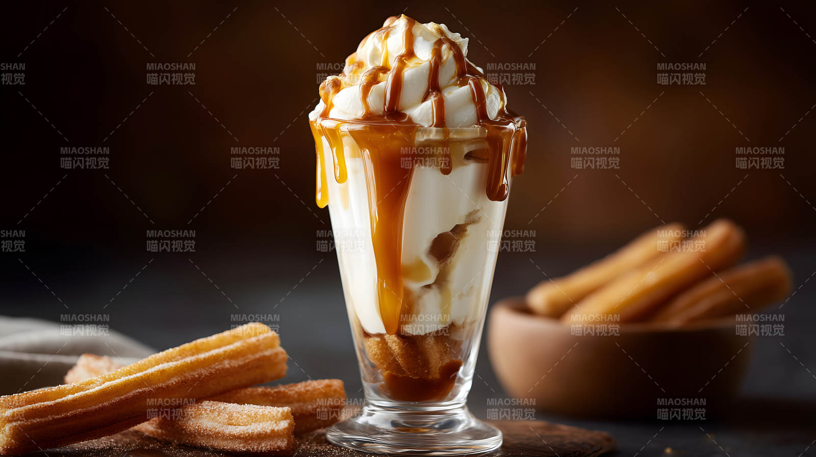 焦糖甜点搭配炸糕甜蜜诱人-图片