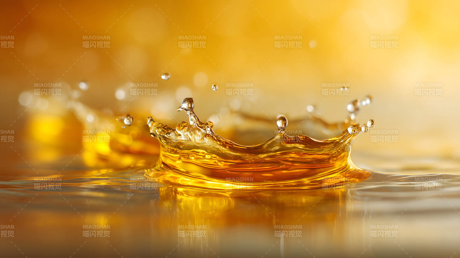 油滴飛濺呈現皇冠形狀圖片