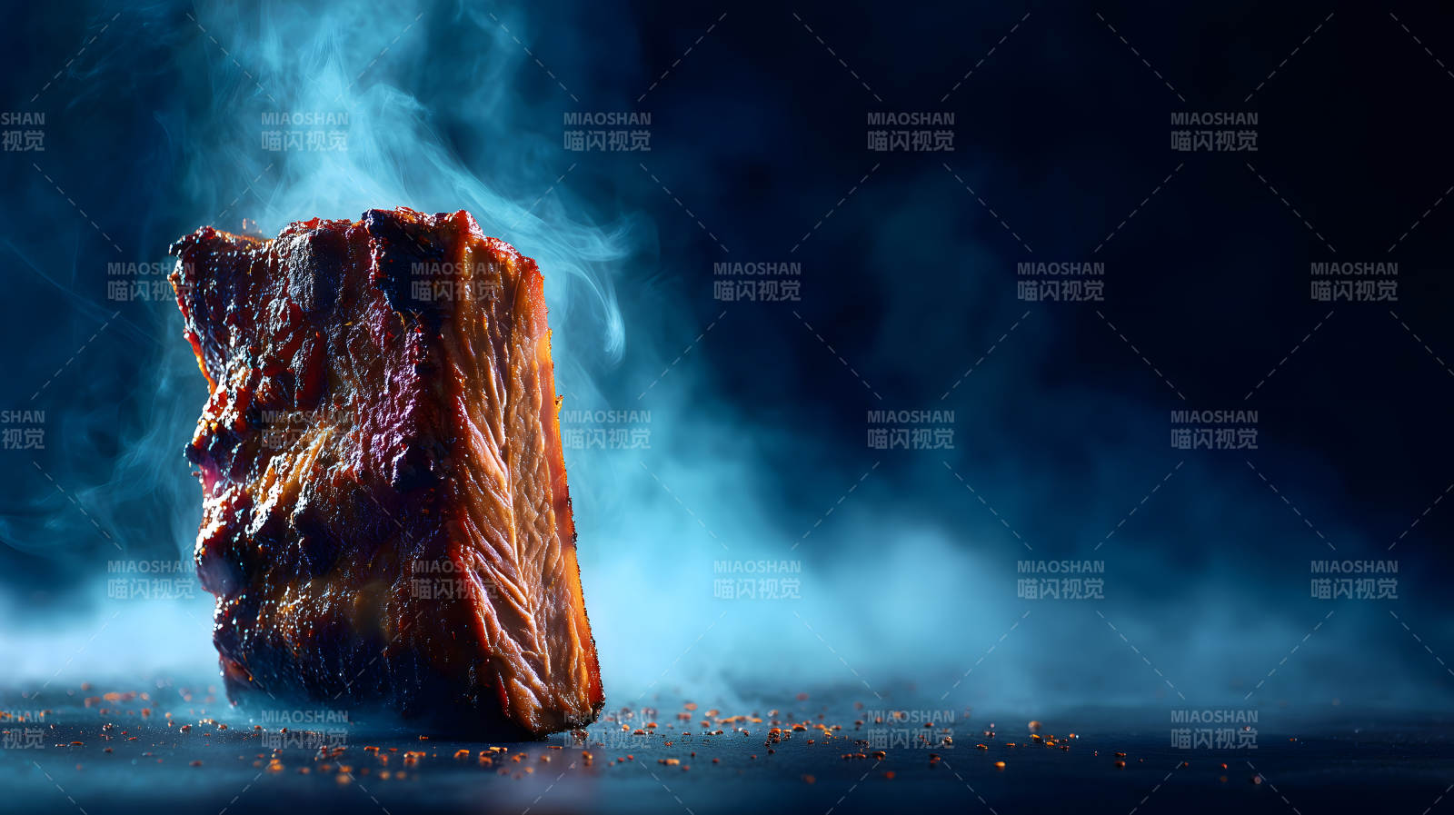 烤肉特寫煙霧繚繞美食誘惑圖片