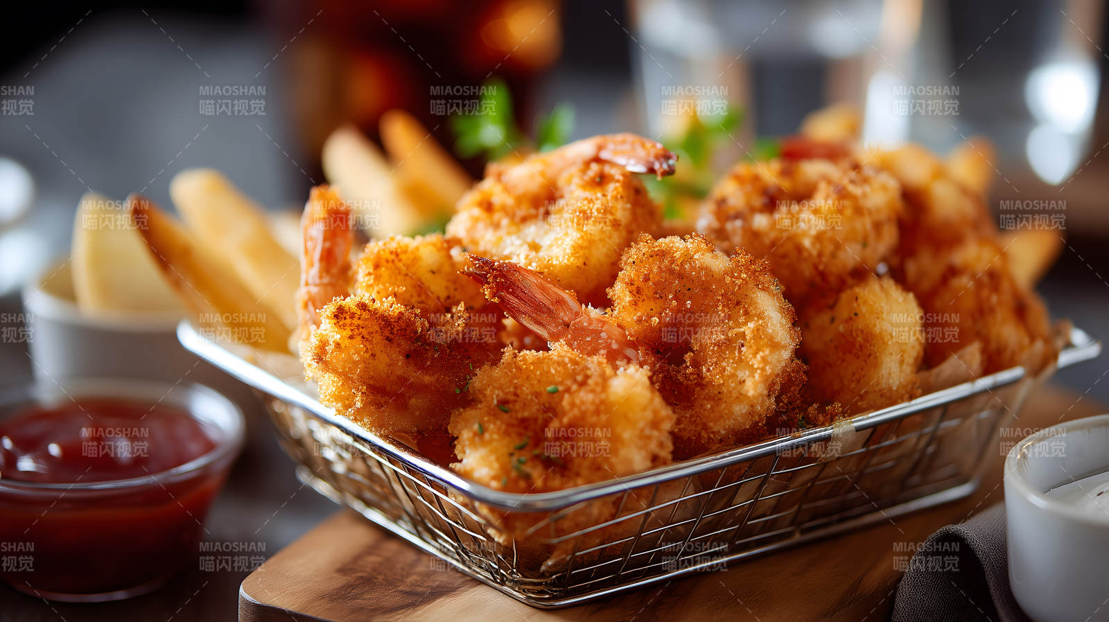 炸虾拼盘配薯角小吃-图片