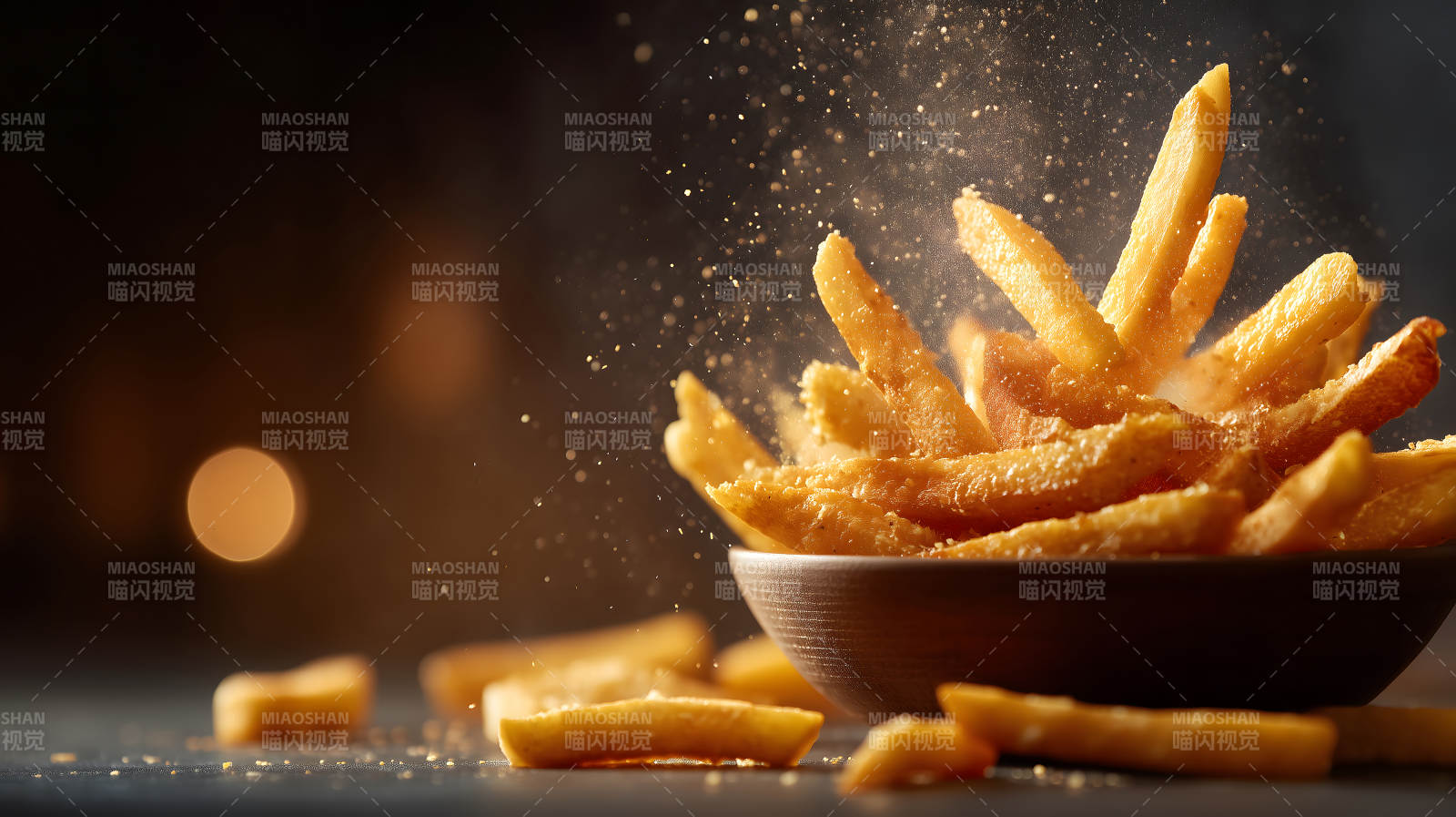 炸薯?xiàng)l鹽花飛舞誘人食欲圖片