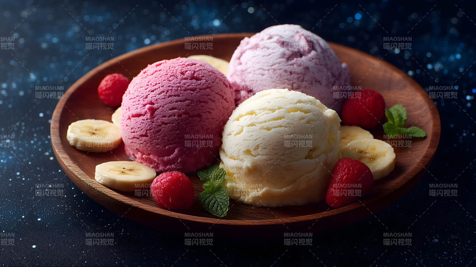 冰淇淋配水果的美味佳肴-图片