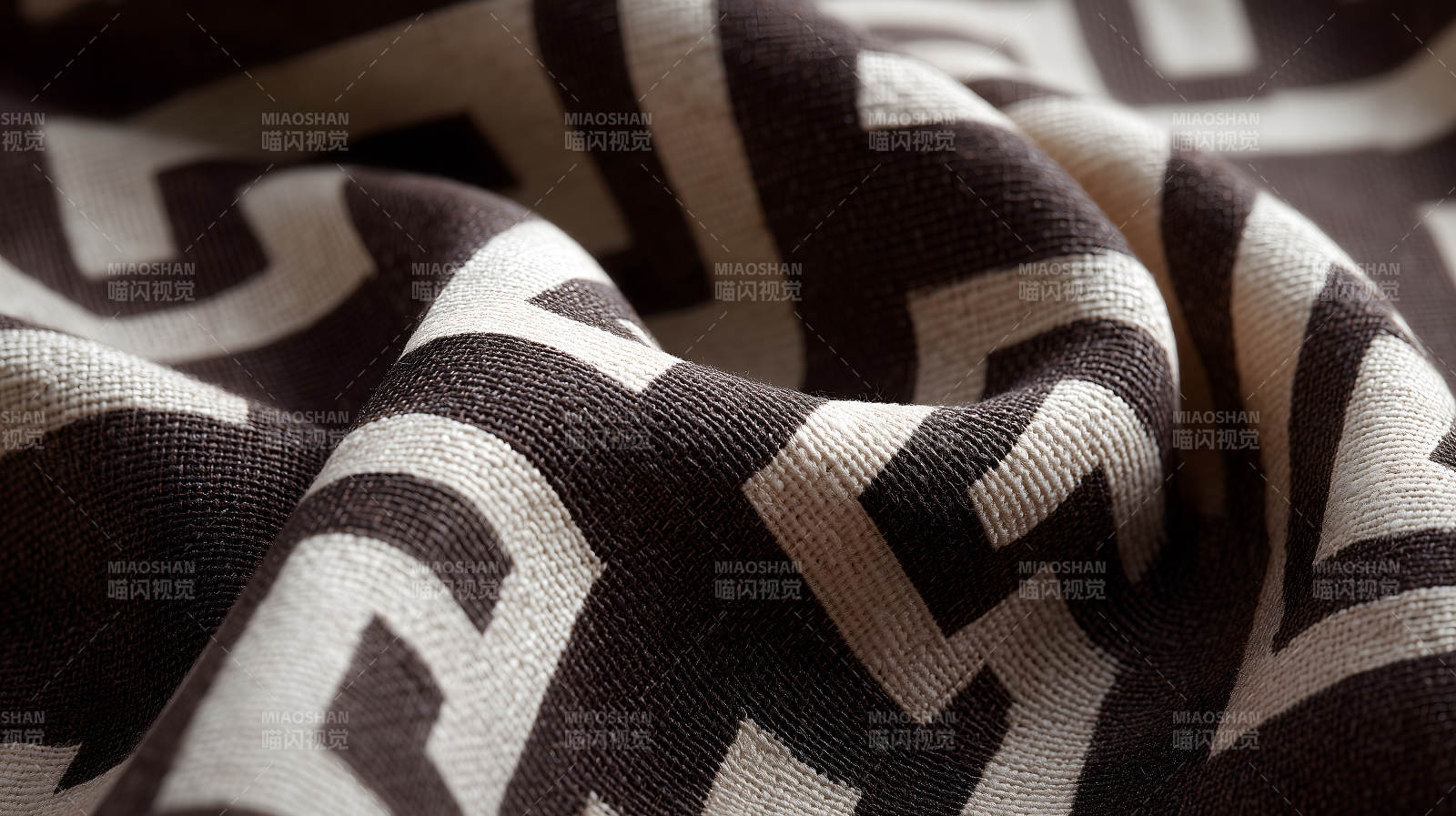 深棕色幾何紋理布料特寫-圖片