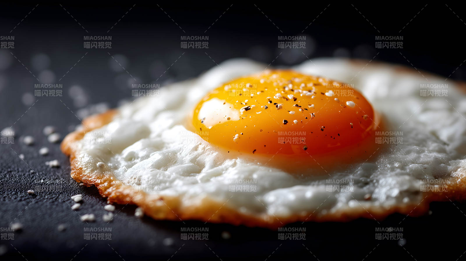 煎雞蛋特寫美味誘人-圖片