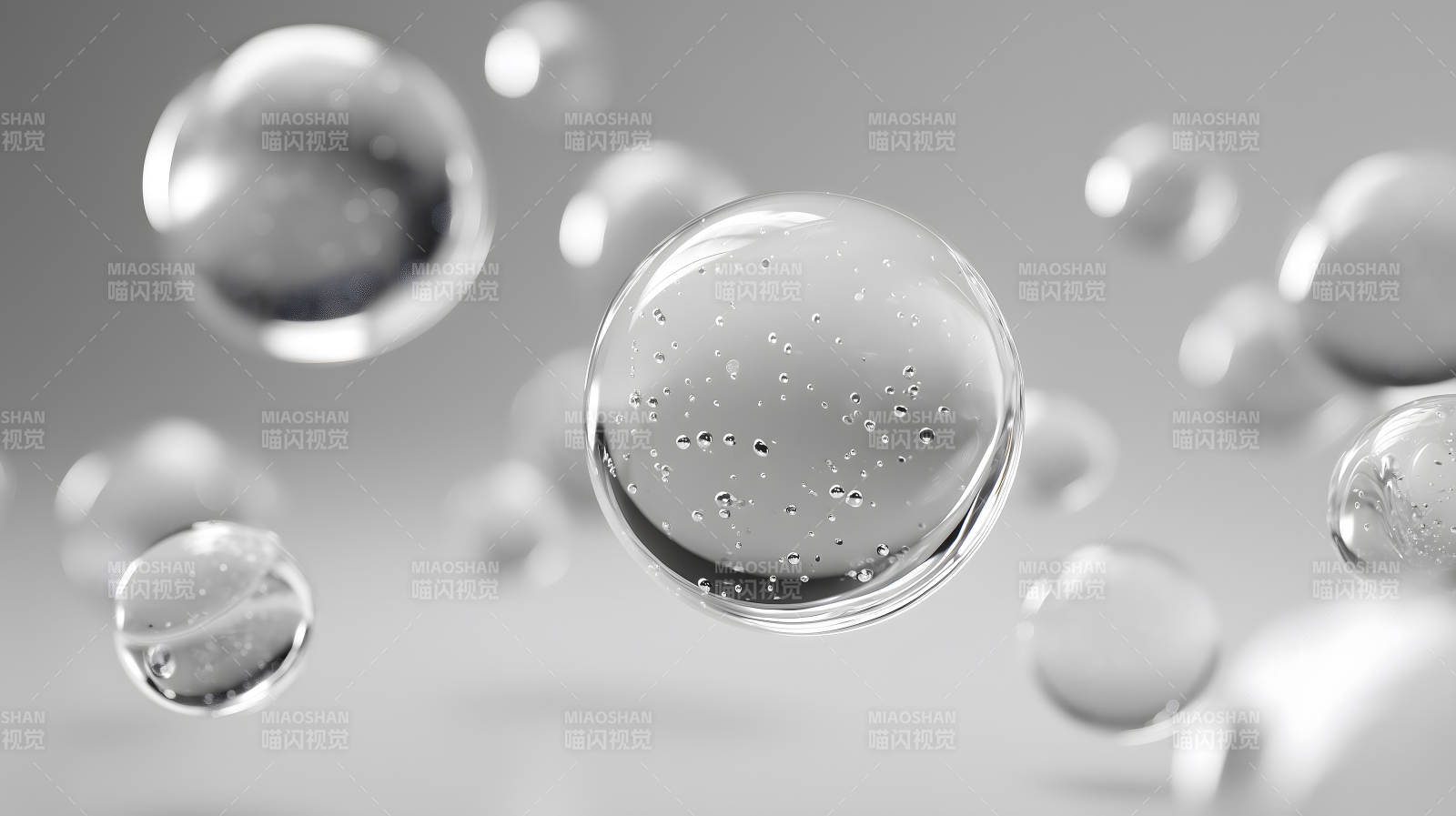 透明水珠漂浮在灰色的背景上-圖片