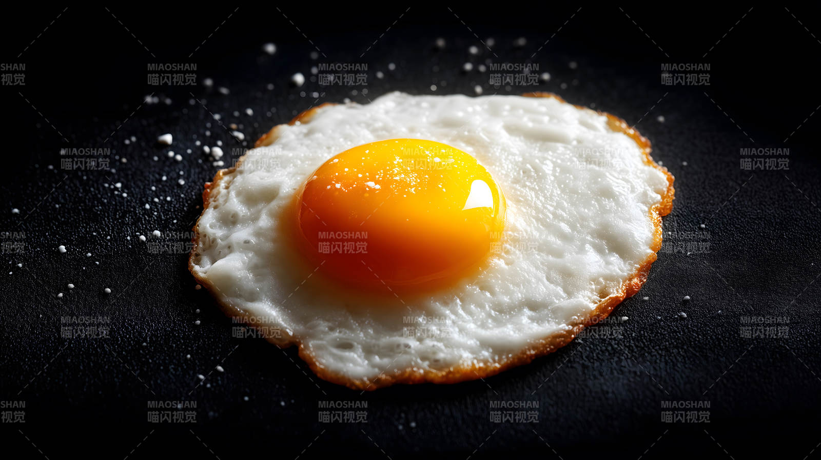 陽光蛋黃油煎雞蛋圖片