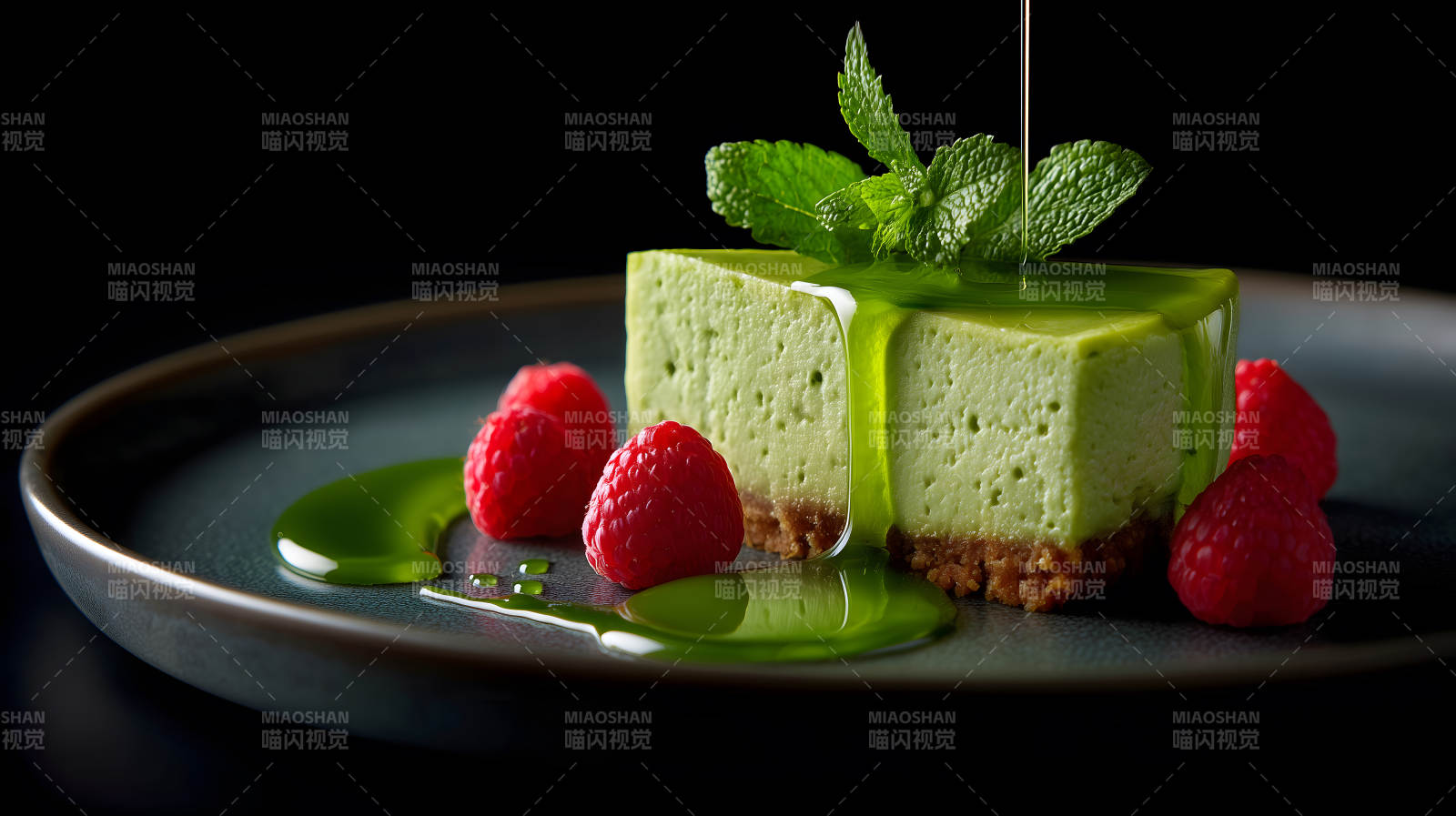 抹茶蛋糕搭配覆盆子-图片