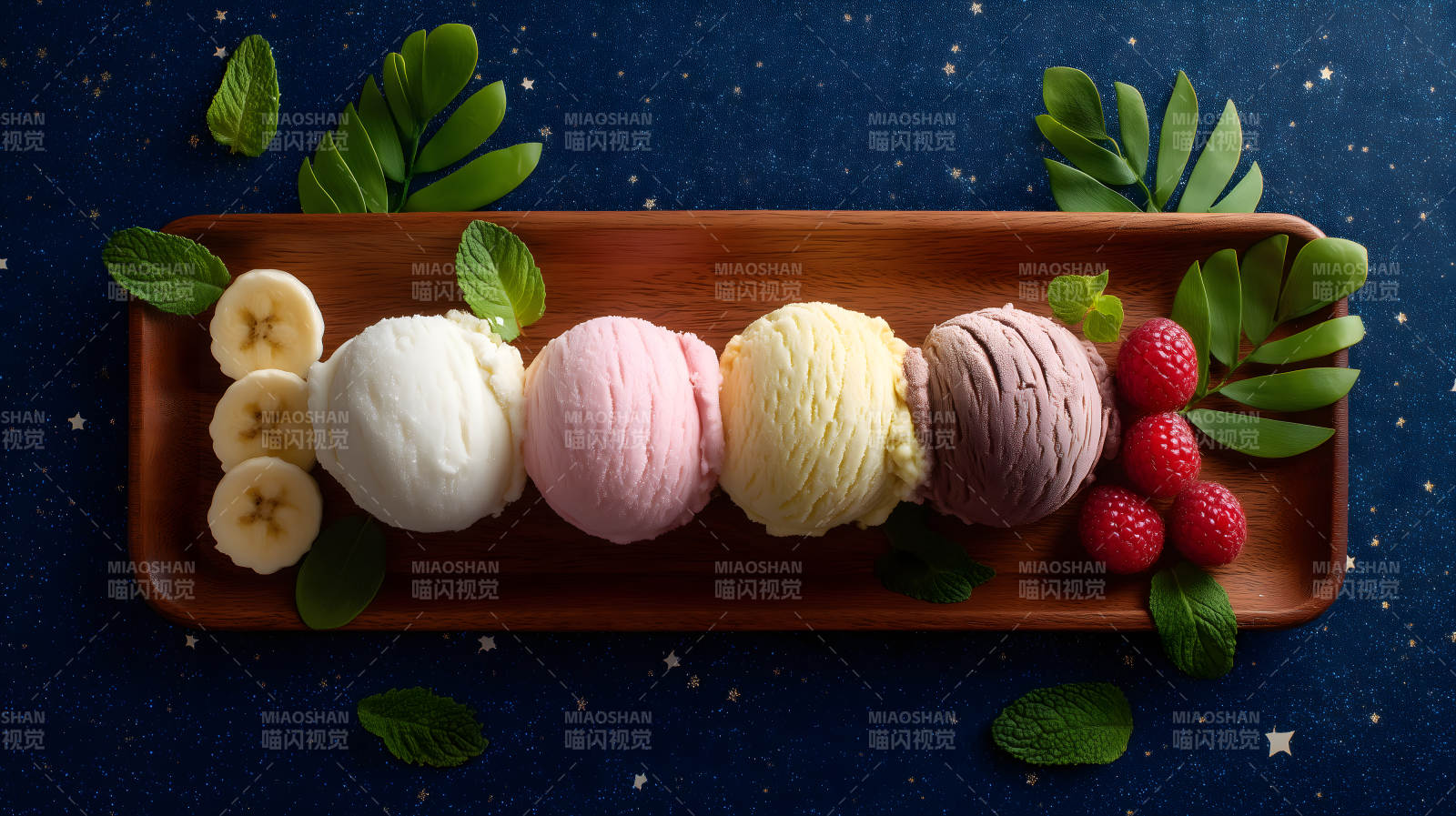 美味冰淇淋配水果裝飾-圖片