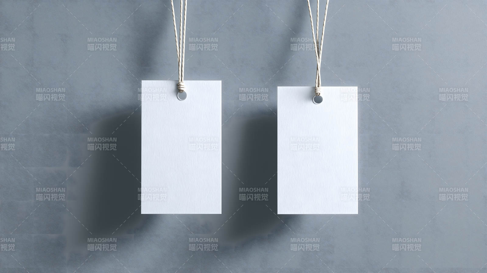 白纸标签悬挂灰色背景墙上-图片