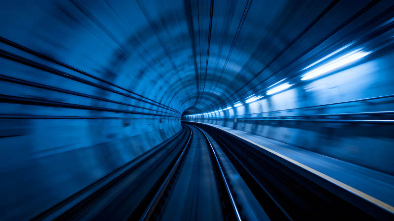 地鐵隧道內高速行駛場景-圖片