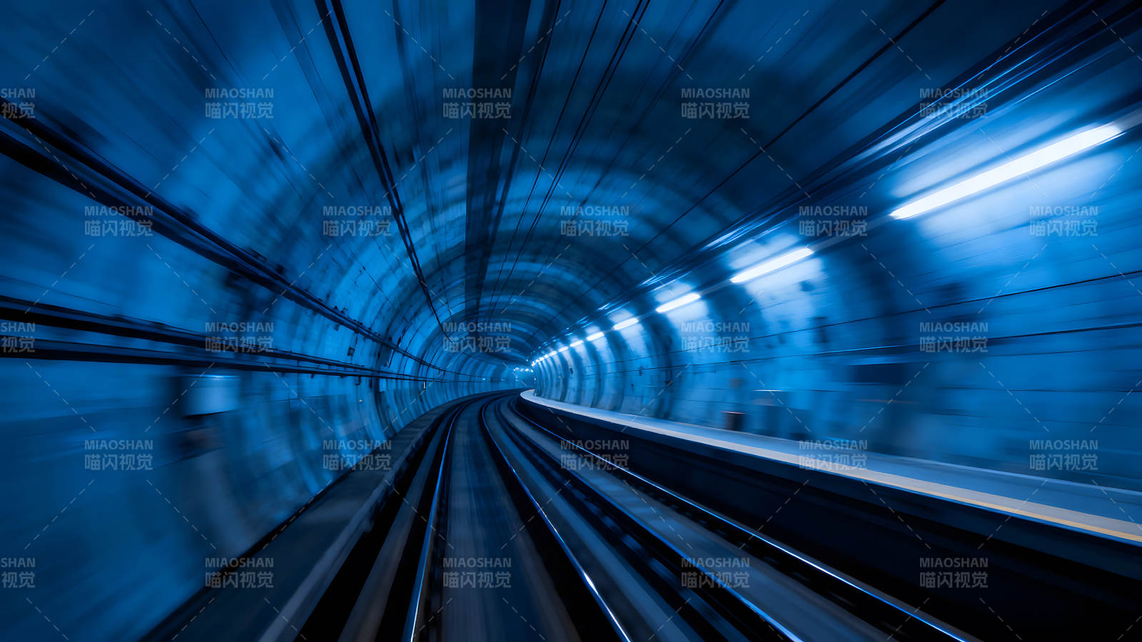 地铁隧道内行驶的景象-图片