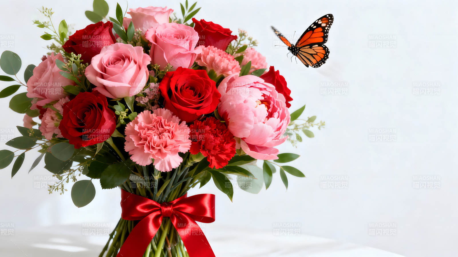 鮮花蝴蝶組合美麗畫面-圖片