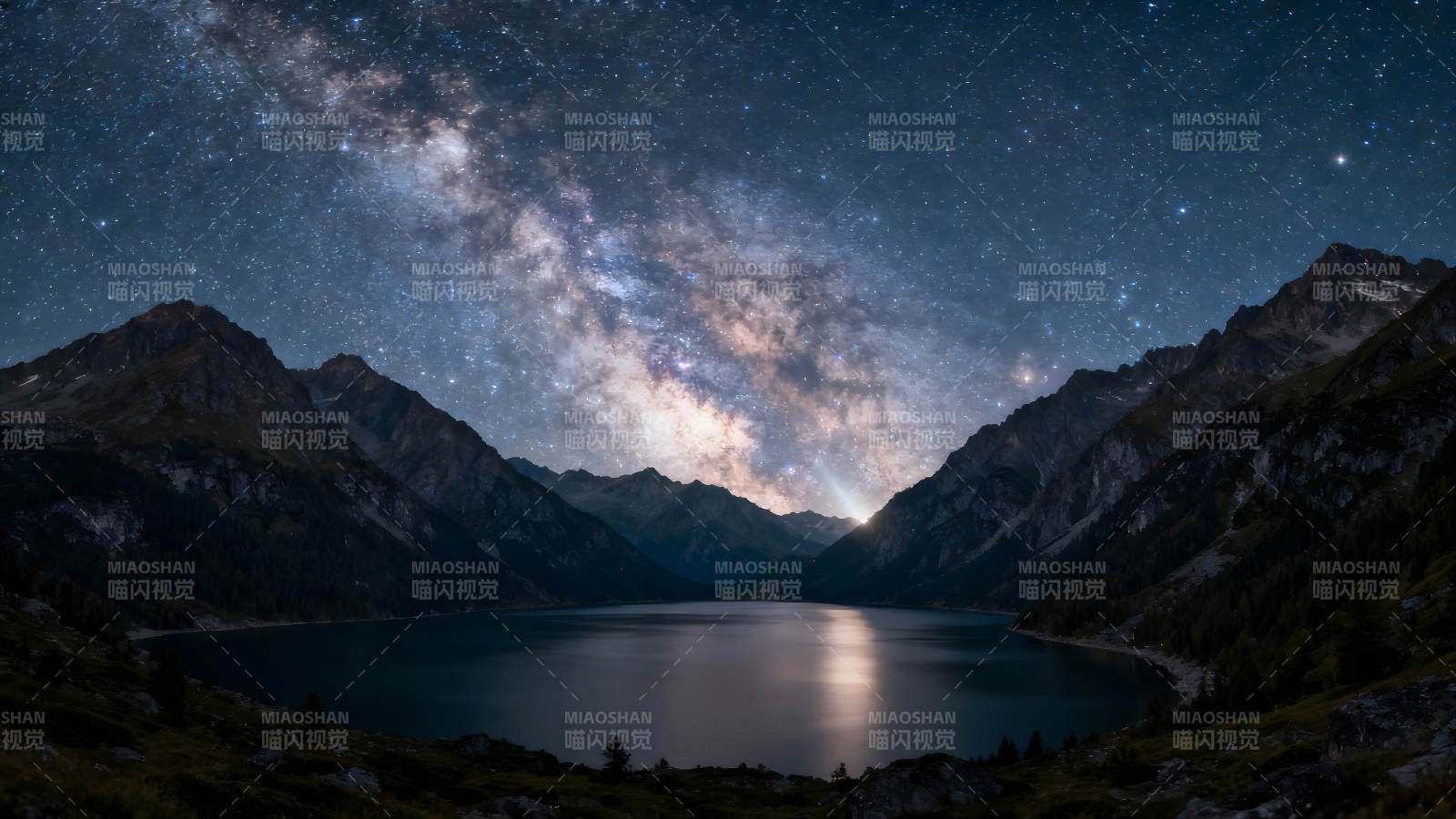 星空下的山脈與湖泊景色壯麗-圖片