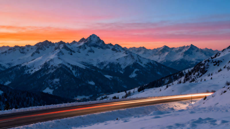 雪山公路晚霞美景-圖片