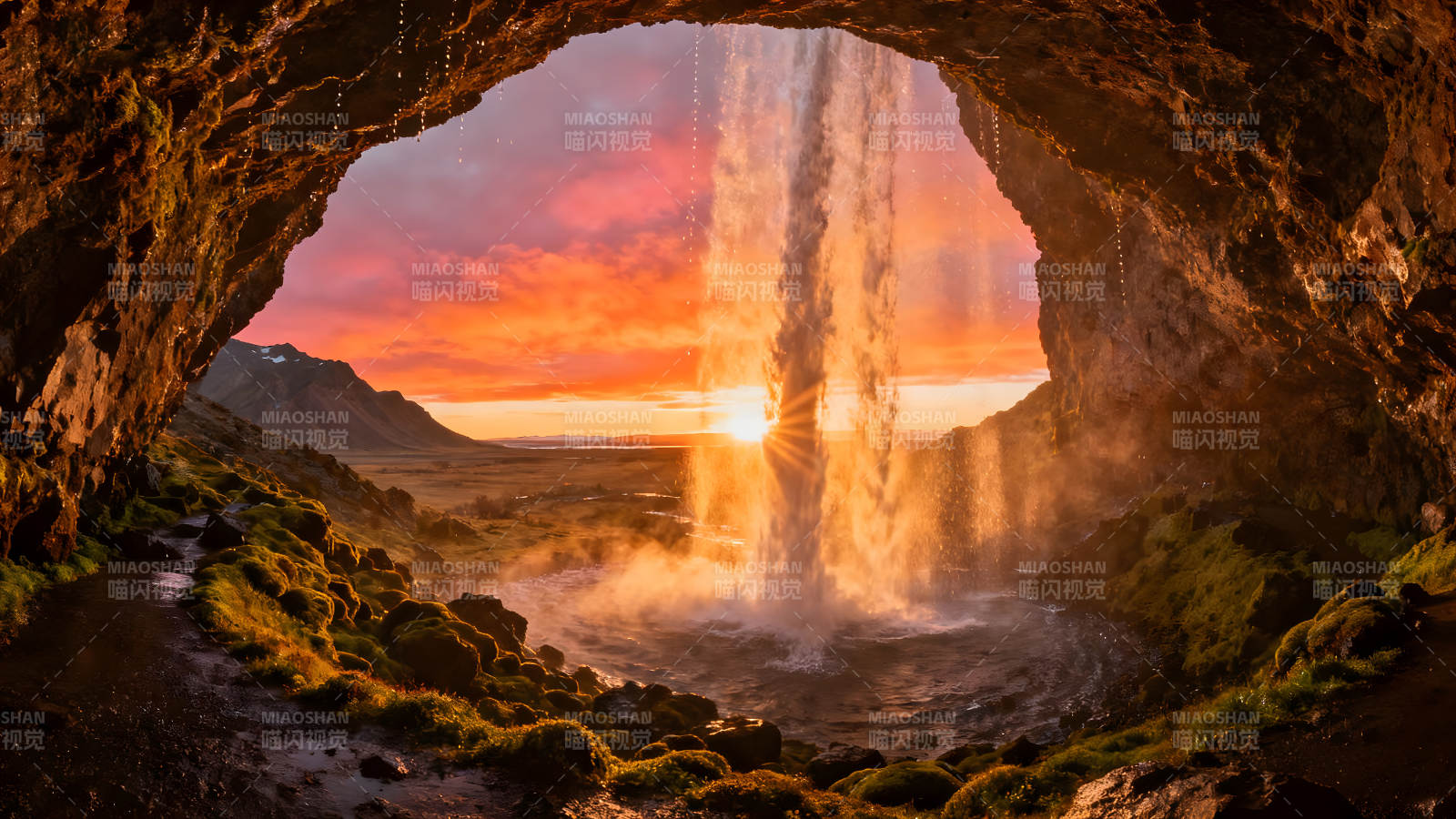 瀑布夕阳下的岩洞风光-图片