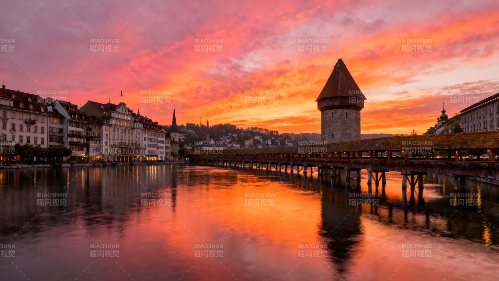 瑞士盧塞恩卡佩爾橋日落美景-圖片
