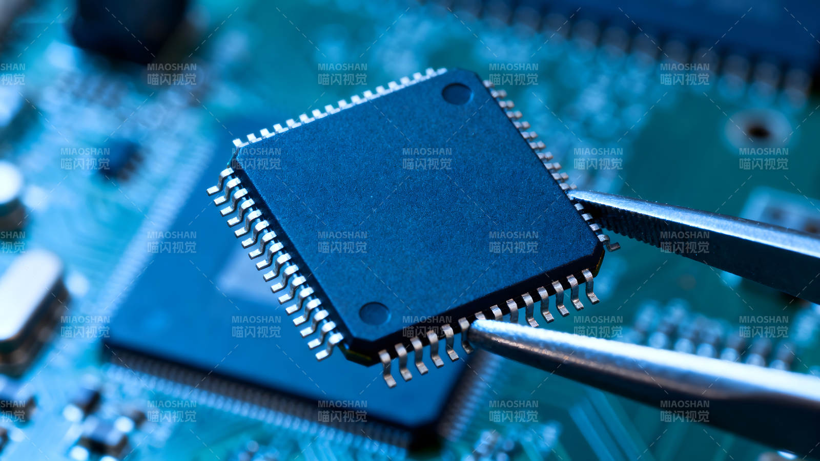 电子元件特写芯片电路板细节-图片