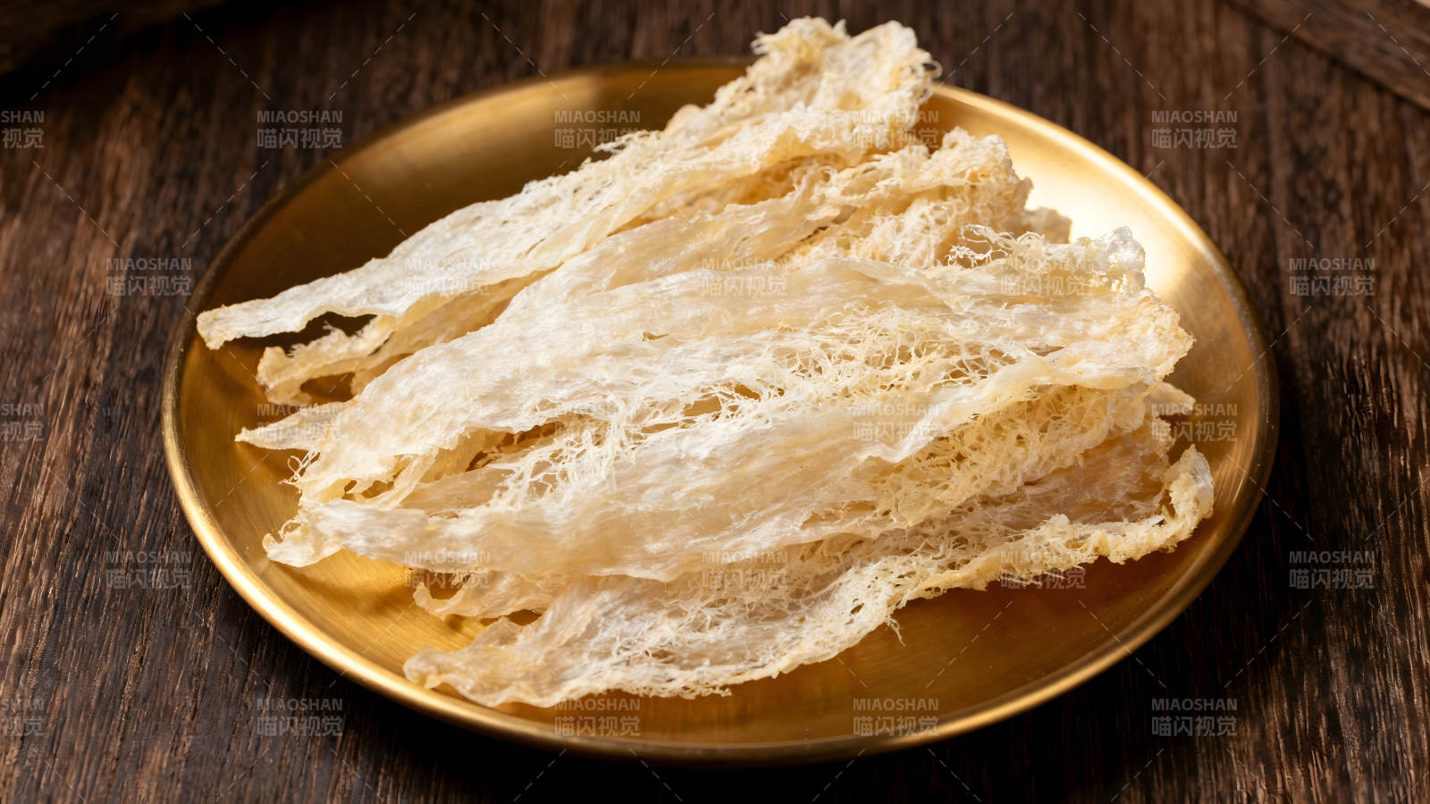 金盤中的燕窩特寫鏡頭-圖片