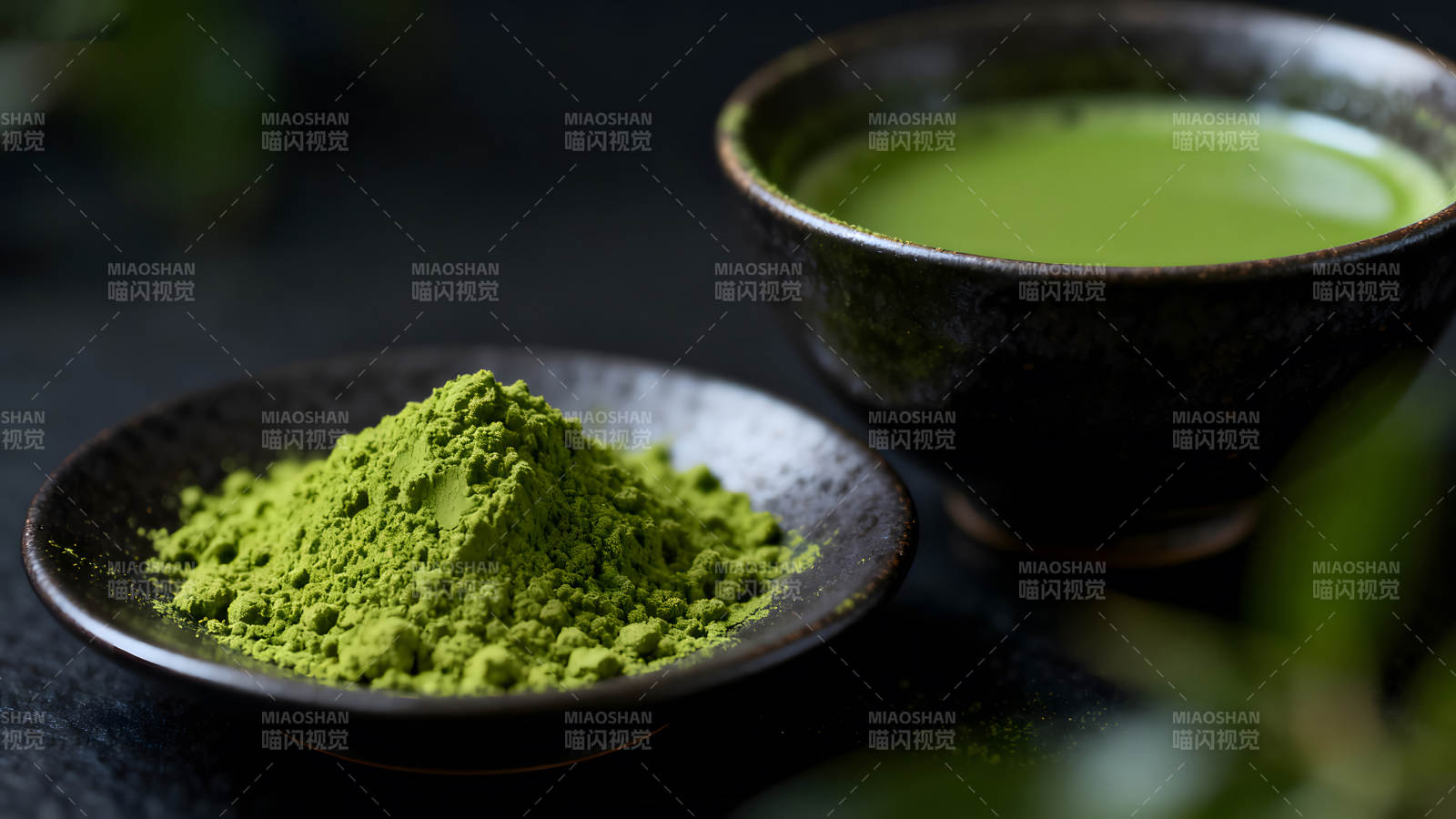 抹茶粉與抹茶飲品的特寫-圖片