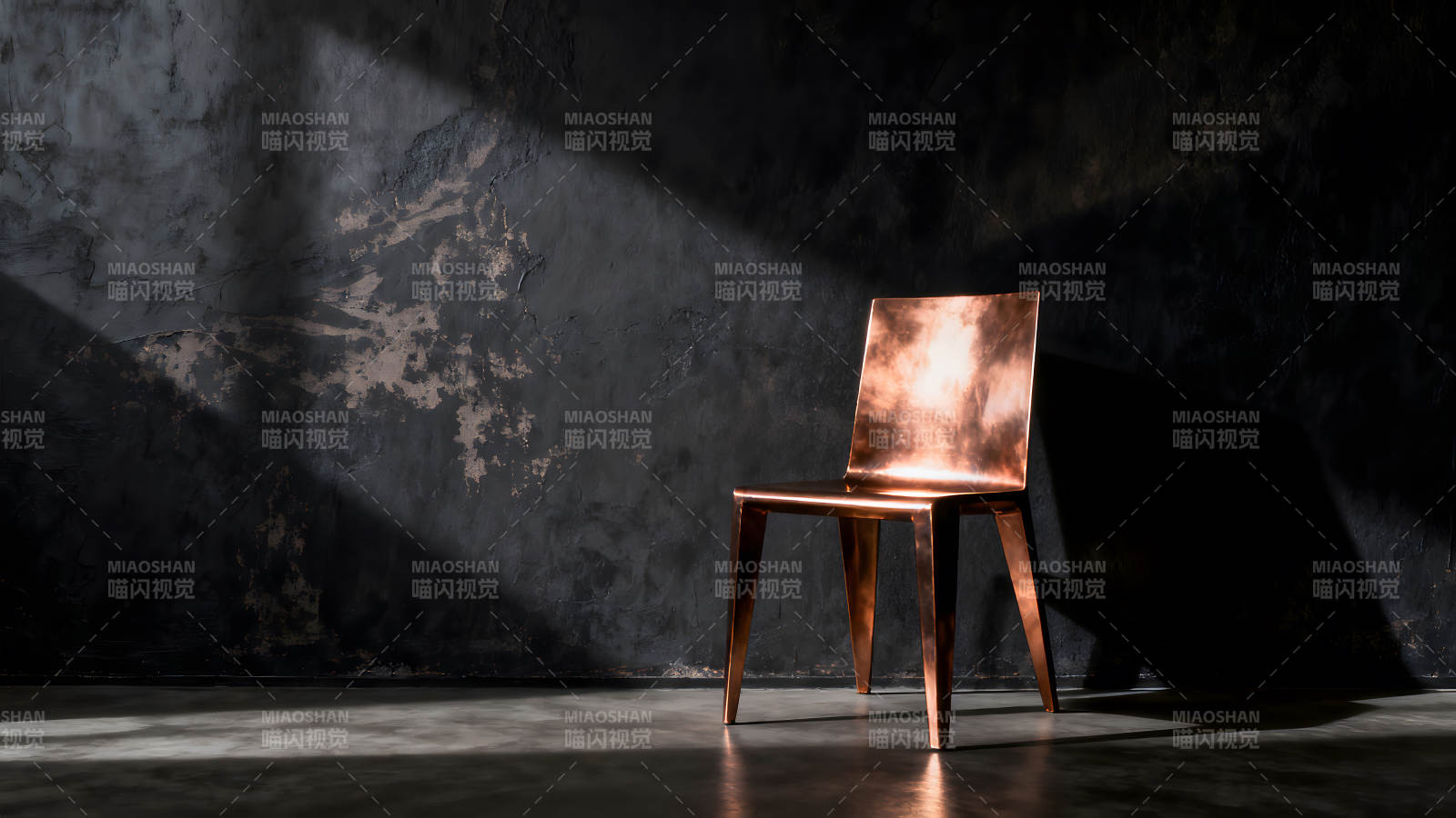 銅椅在光影下呈現出獨特魅力-圖片