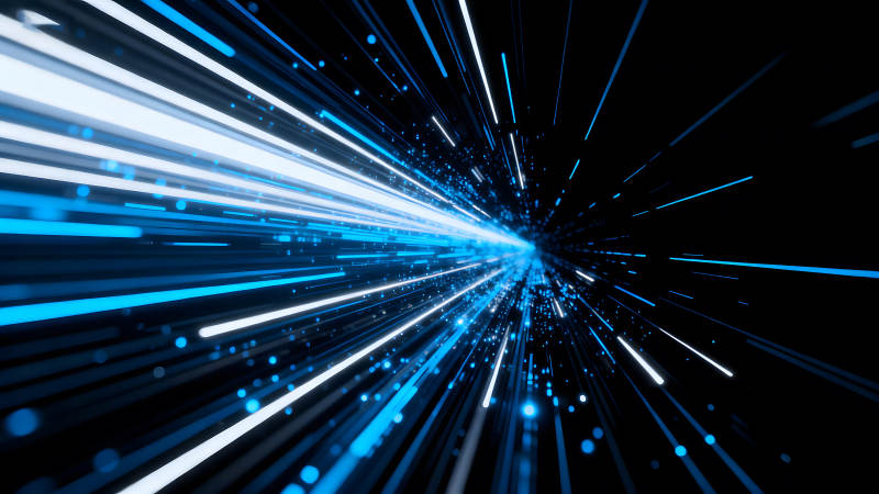 藍(lán)色光束在黑夜中穿梭視覺沖擊-圖片