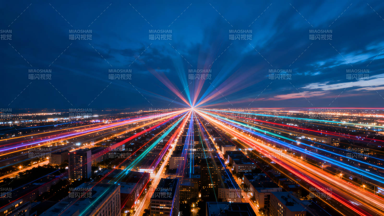 夜幕下的城市光軌與建筑-圖片