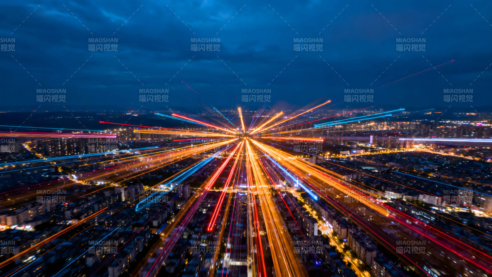 夜景灯光放射城市光束景象-图片