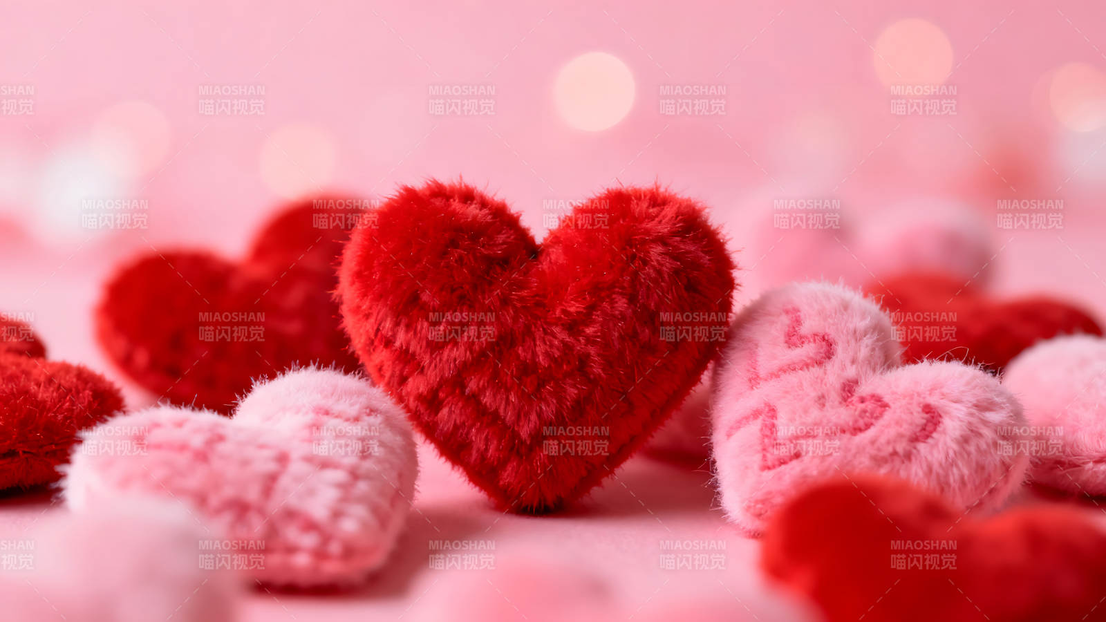 毛茸茸的心形情人節裝飾品-圖片