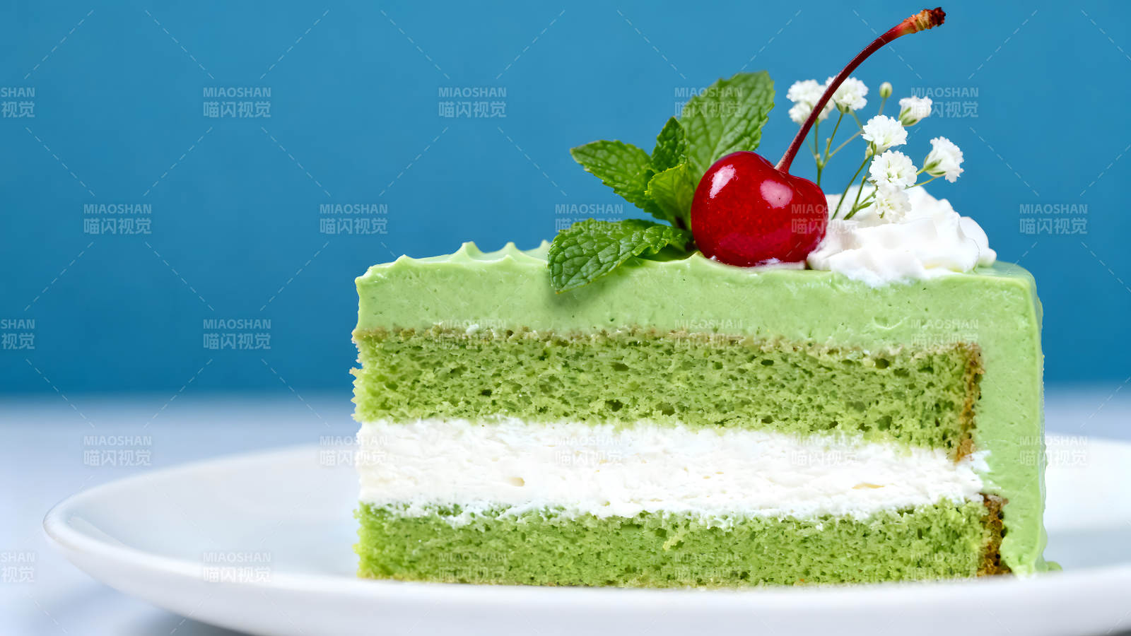 抹茶蛋糕配饰红樱桃薄荷叶装饰-图片